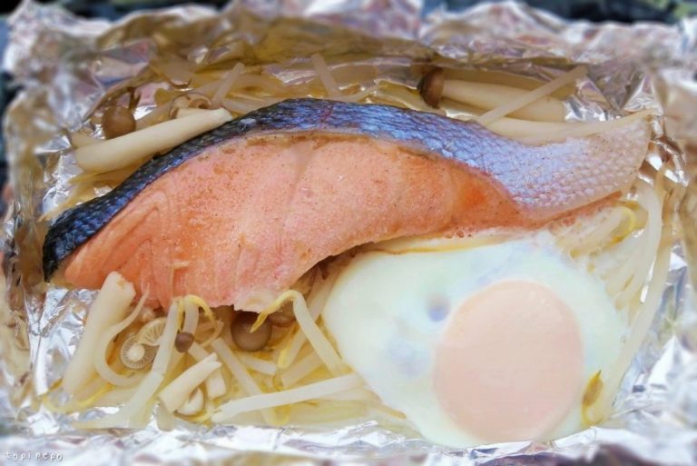 鮭と落とし卵のホイル焼き@夕食ネット
