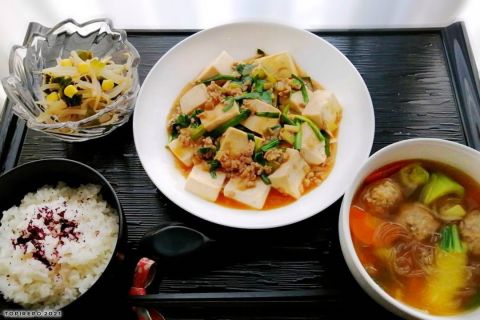 麻婆豆腐＆肉団子の春雨スープの中華ごはん