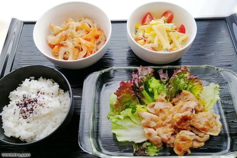 ヨシケイ定番(夕食ネットで作る晩ごはん) ：豚ロースの生姜焼き マカロニサラダ・切干大根の煮もの