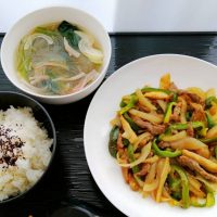 青椒牛肉絲＆春雨と青菜の三色中華スープ